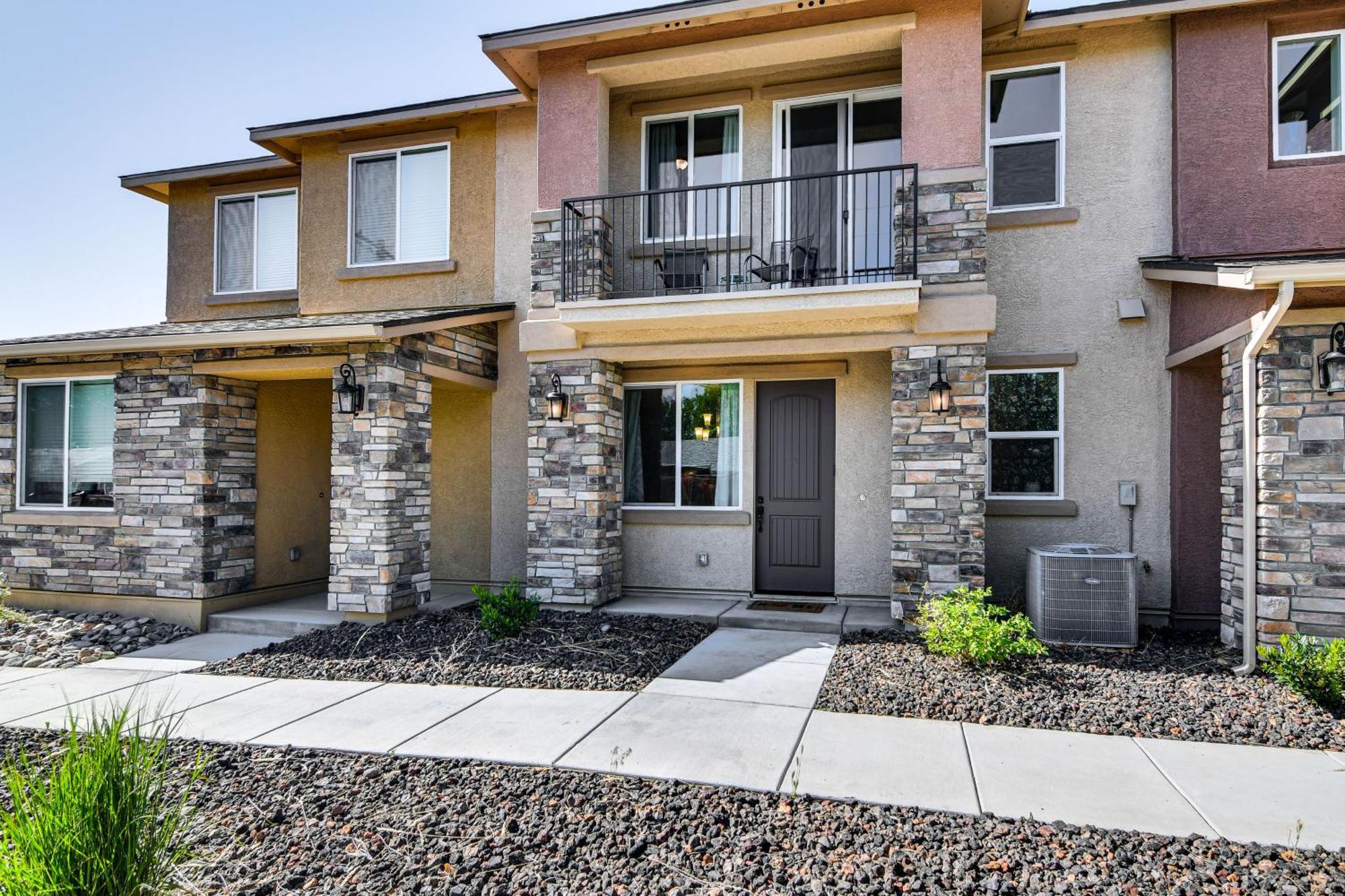 Central Carson City Townhome, 1 Mi To Downtown! מראה חיצוני תמונה